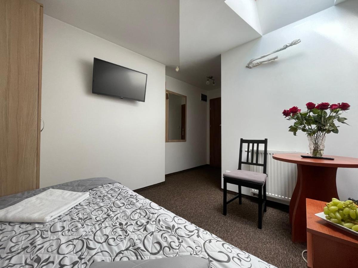 Hotelik Gold 라신 외부 사진